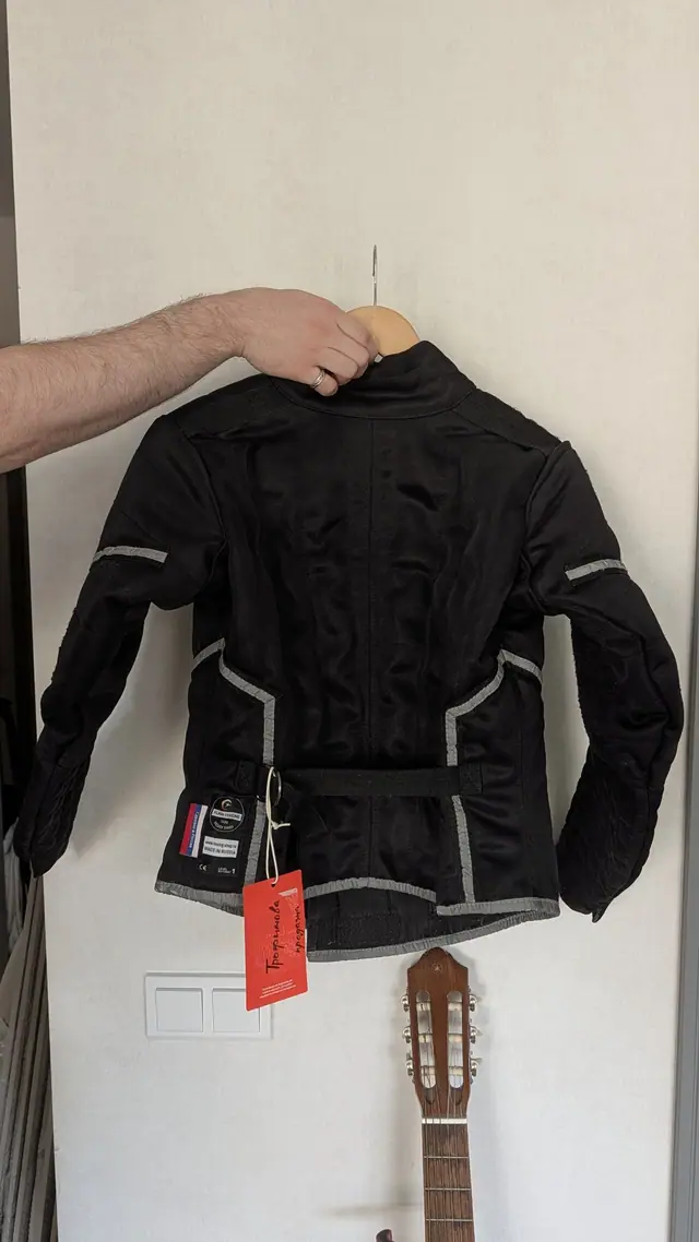 HEMA женский колет на левую! руку
